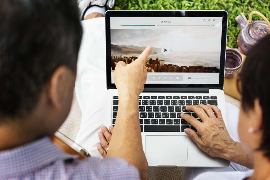 WordPress vs Zoho Sites: Which Is Better for Building Websites? 5 asian-couple-sweet-happiness-concept